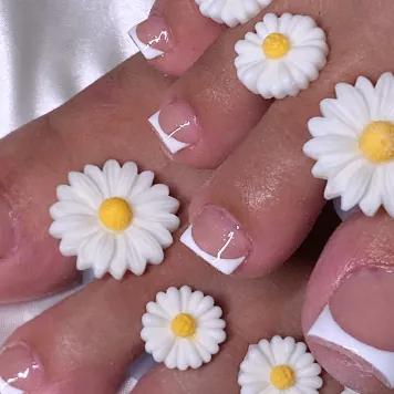 French tip toes with white 3D daisies